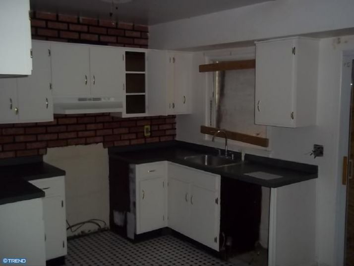 16 Linden Ct, Sicklerville, NJ 08081