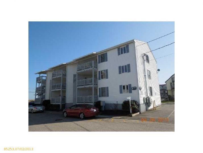 3 Pearl Ave Apt 6, Old Orchard Beach, ME 04064