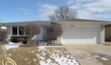 38660 Pinebrook Dr Sterling Heights, MI 48310