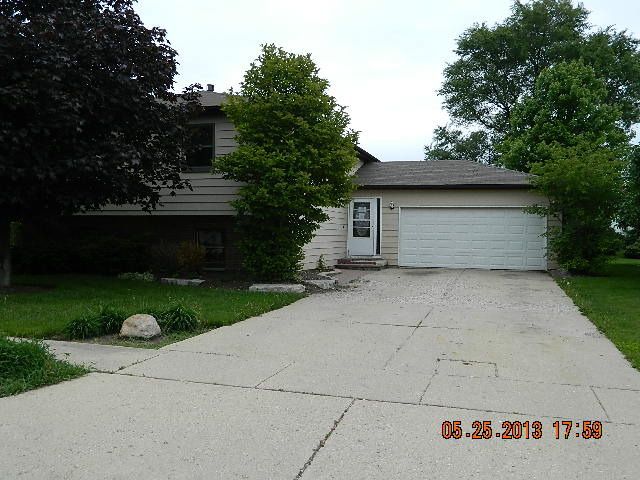 766 Michigan Ave, South Elgin, IL 60177