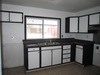 161 Lilac St, Paw Paw, MI 49079