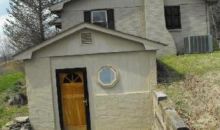 420 Leslie Hollon Road Campton, KY 41301