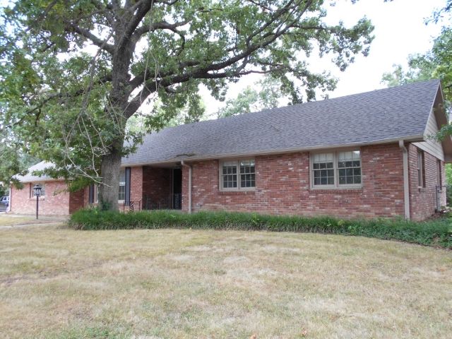 1155 E Rolling Hills Dr, Fayetteville, AR 72703