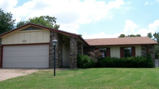 1310 Parkview St, Van Buren, AR 72956