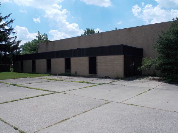 23133 Schoenherr, Warren, MI 48089