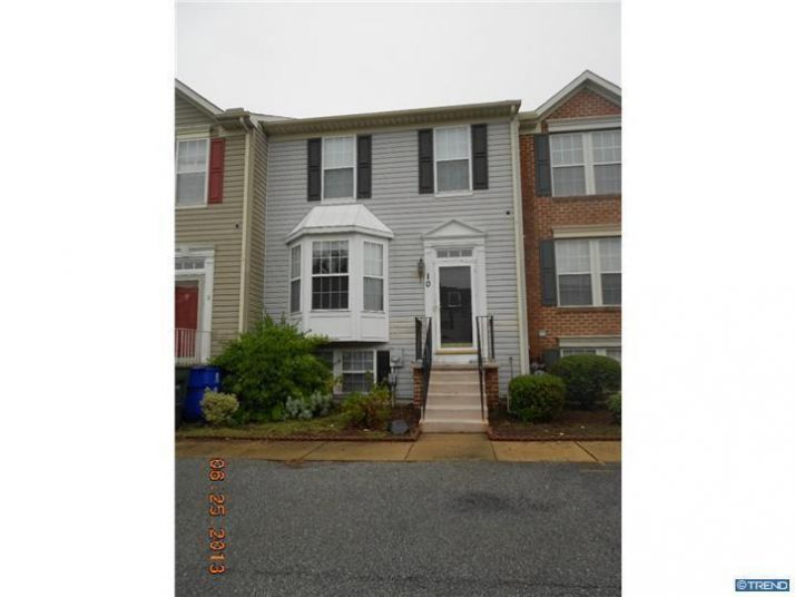 10 W Christina Pl, Newark, DE 19702