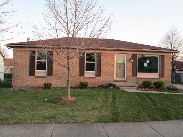 25384 Rose St, New Baltimore, MI 48051