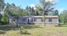 210 Pinecrest Cir San Mateo, FL 32187