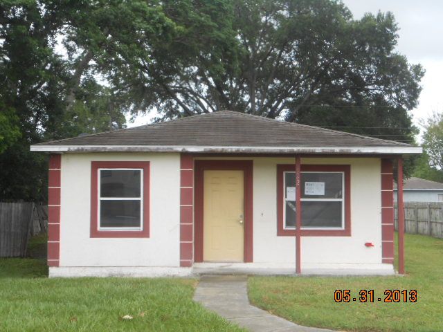 2423 Hartwell Ave, Sanford, FL 32771