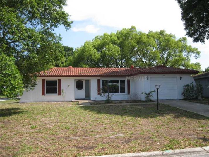 2104 Scotland Dr, Clearwater, FL 33763