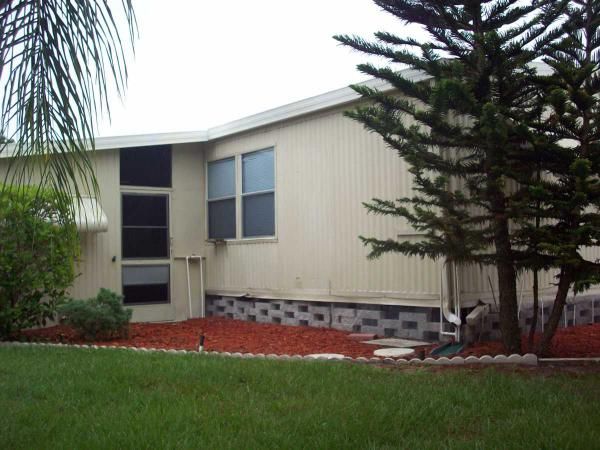 7000 20th St #969, Vero Beach, FL 32966