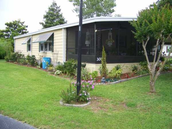 300 Princeton Dr, Oviedo, FL 32765