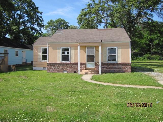 315 Spruce St, Clarksdale, MS 38614