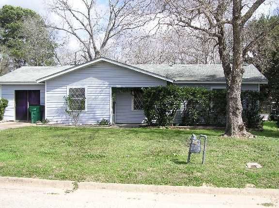 722 Dyer St, Rockdale, TX 76567