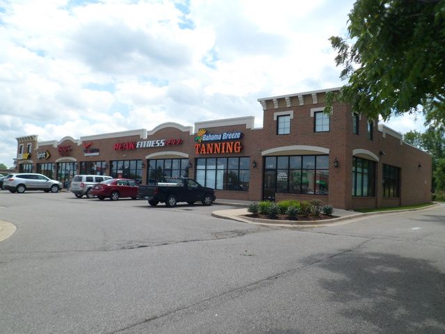 2467 Hill Rd, Flint, MI 48507