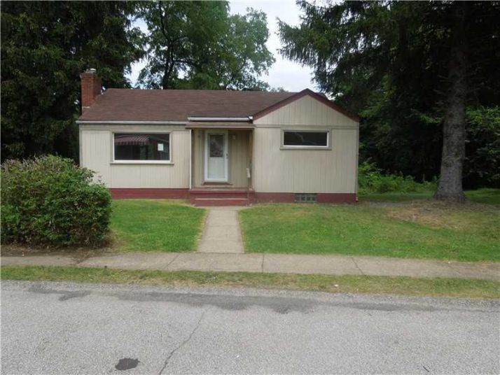 131 Carroll St, Aliquippa, PA 15001