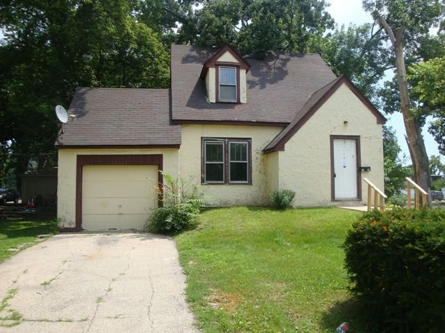 2615 Galilee Ave, Zion, IL 60099