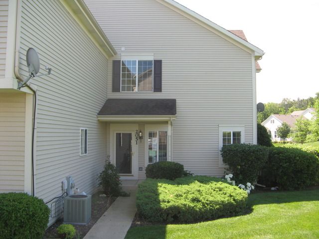 2051 Village View Dr, Yorkville, IL 60560