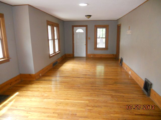 1910 Mackinaw St, Saginaw, MI 48602