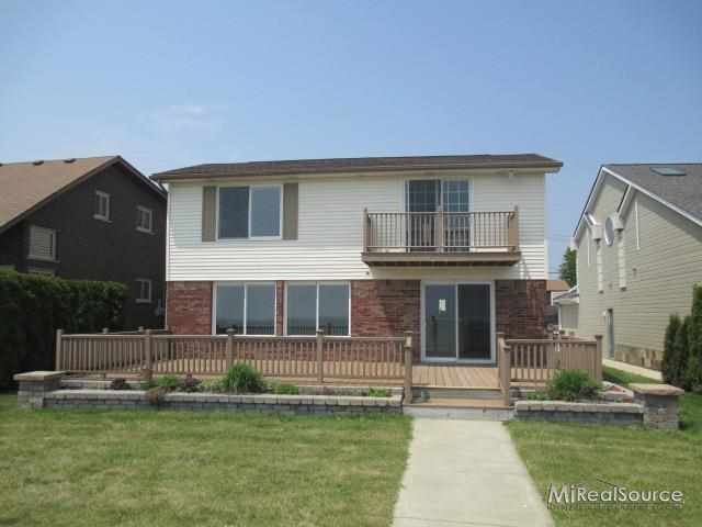 45840 Private Shore Dr, New Baltimore, MI 48047