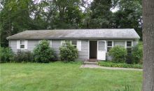 11 Parkwood Dr Gales Ferry, CT 06335