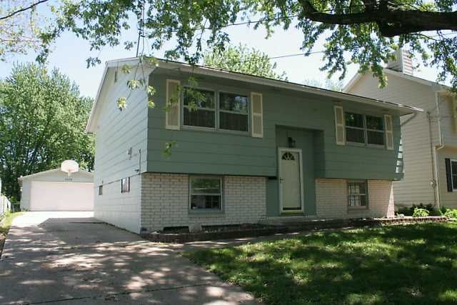 3509 61st St, Urbandale, IA 50322