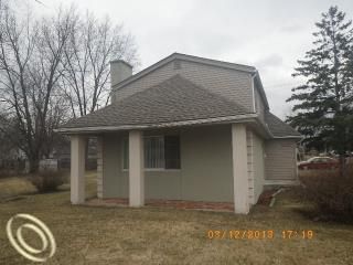 18406 Kinloch, Redford, MI 48240