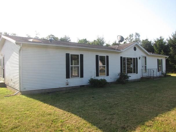 1203 Elm St, Three Rivers, MI 49093