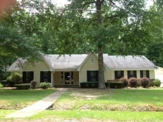 413 Merry Valley Dr, Columbus, MS 39705