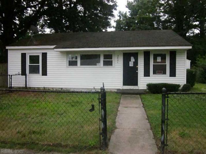 2421 Youngman Rd, Chesapeake, VA 23323