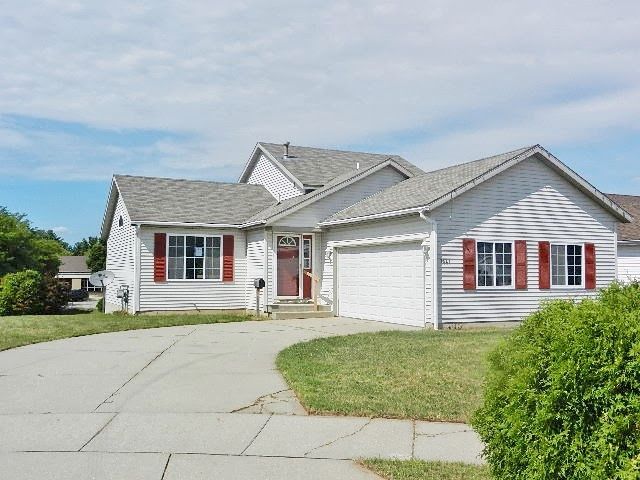 1627 Rebecca Ct NW, Grand Rapids, MI 49504
