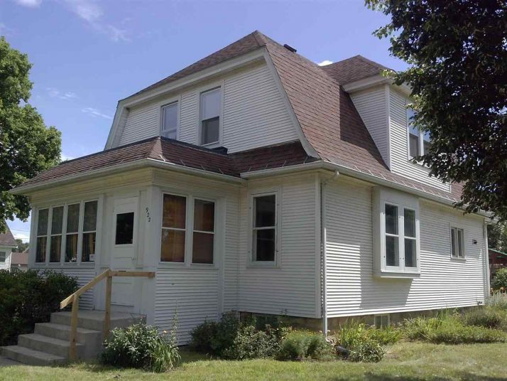 922 Monroe St, Sauk City, WI 53583