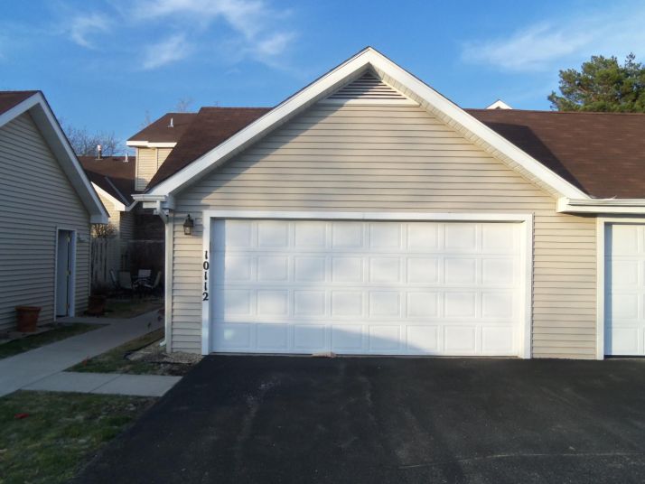 10112 Lee Dr, Eden Prairie, MN 55347