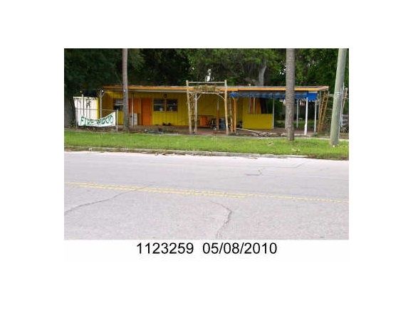 8666 W Halls River Rd, Homosassa, FL 34448
