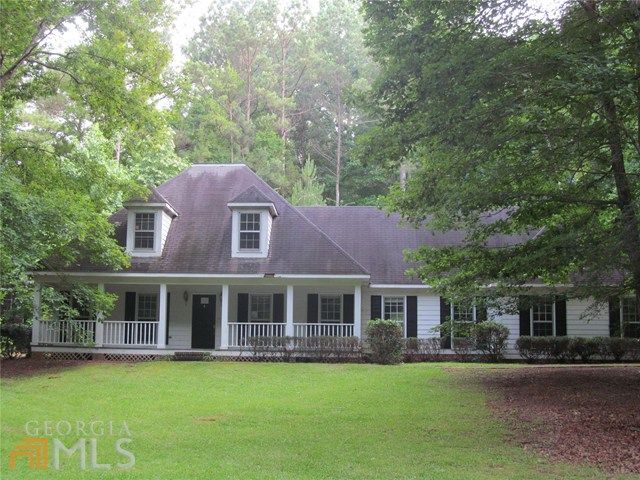 104 Brookwood Dr, Lagrange, GA 30240