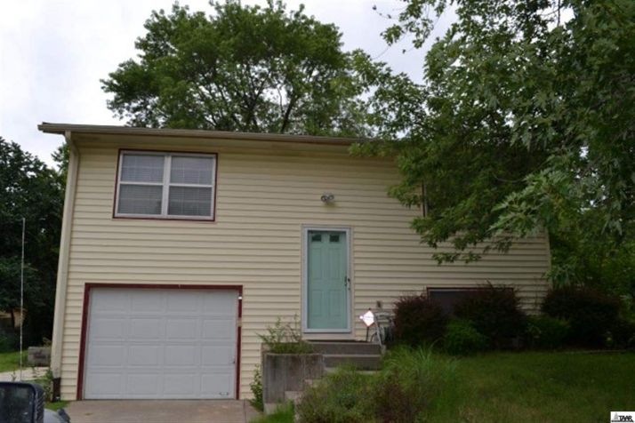 3632 Sw Cambridge Ter, Topeka, KS 66610