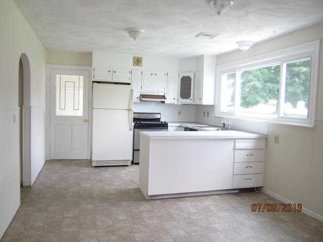 214 Pakachoag St, Auburn, MA 01501