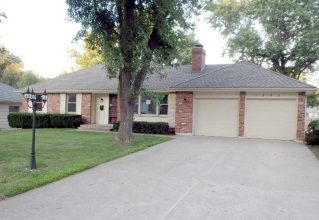 7405 Ash Ave, Kansas City, MO 64133