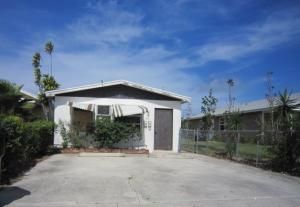 426 S E St, Lake Worth, FL 33460