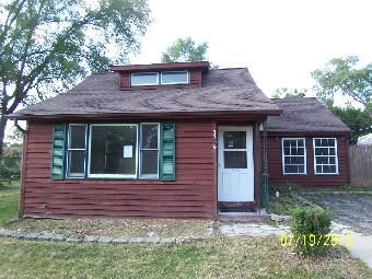 7704 E Sunset Dr, Wonder Lake, IL 60097