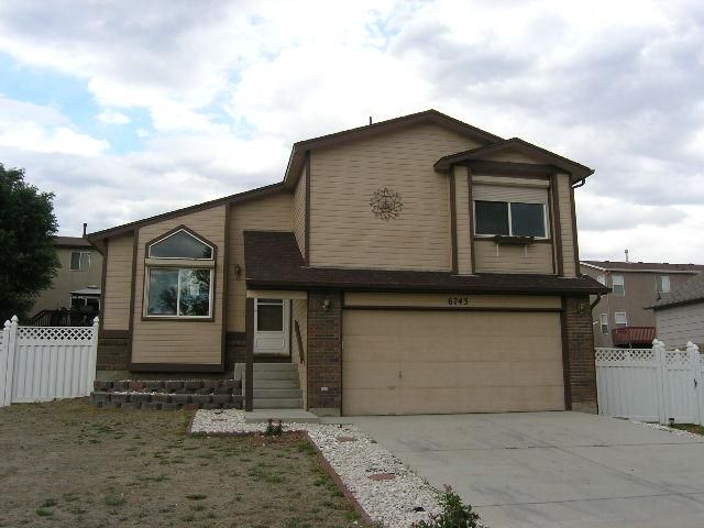 6743 Fountain Ridge Cir, Fountain, CO 80817