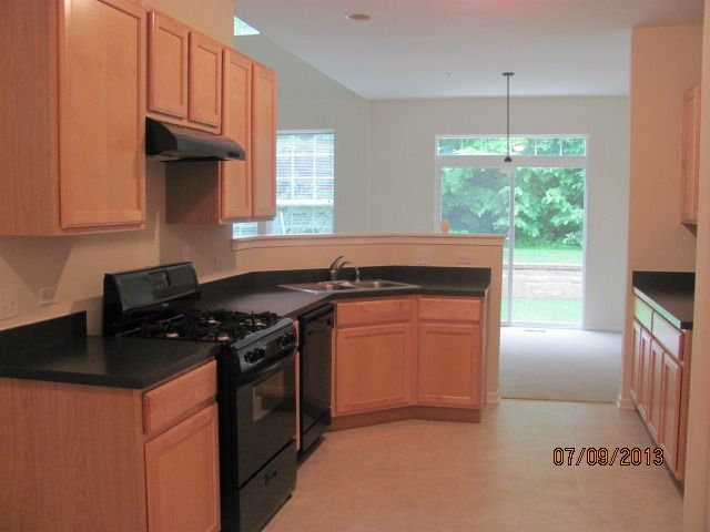 2163 Muirfield Ct, Yorkville, IL 60560