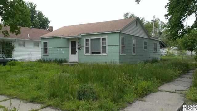 625 W 7th Ave, Hutchinson, KS 67501