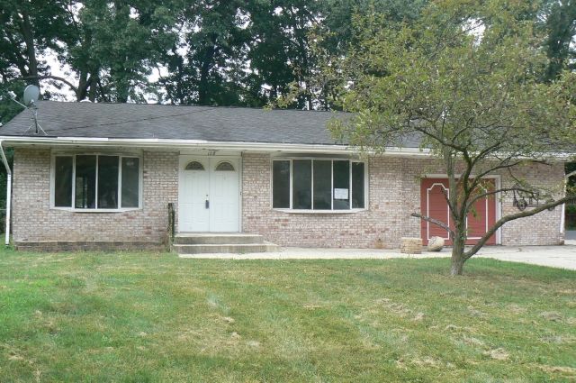 128 Fraser Ln, Hobart, IN 46342