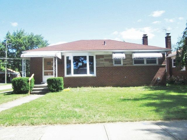 20101 Alger St, Saint Clair Shores, MI 48080