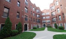 1938 E 74th St Apt 3 Chicago, IL 60649