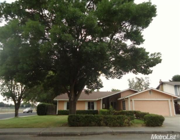 3801 Palmwood Dr, Modesto, CA 95355