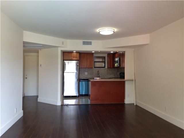 8290 LAKE DR # 226, Miami, FL 33166