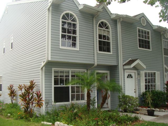 8542 J R Manor Dr, Tampa, FL 33634
