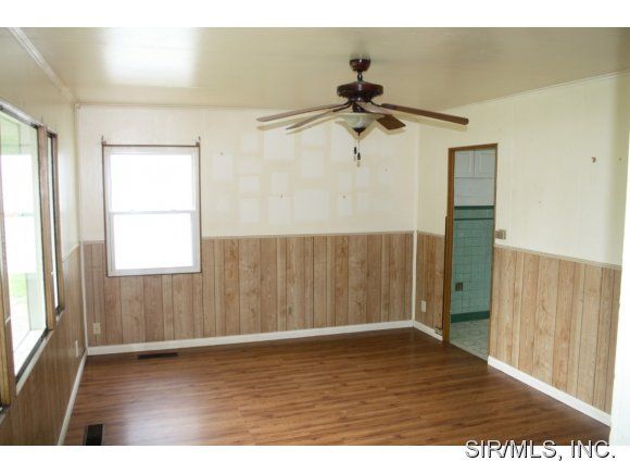 1133 Lilac Dr, Belleville, IL 62220